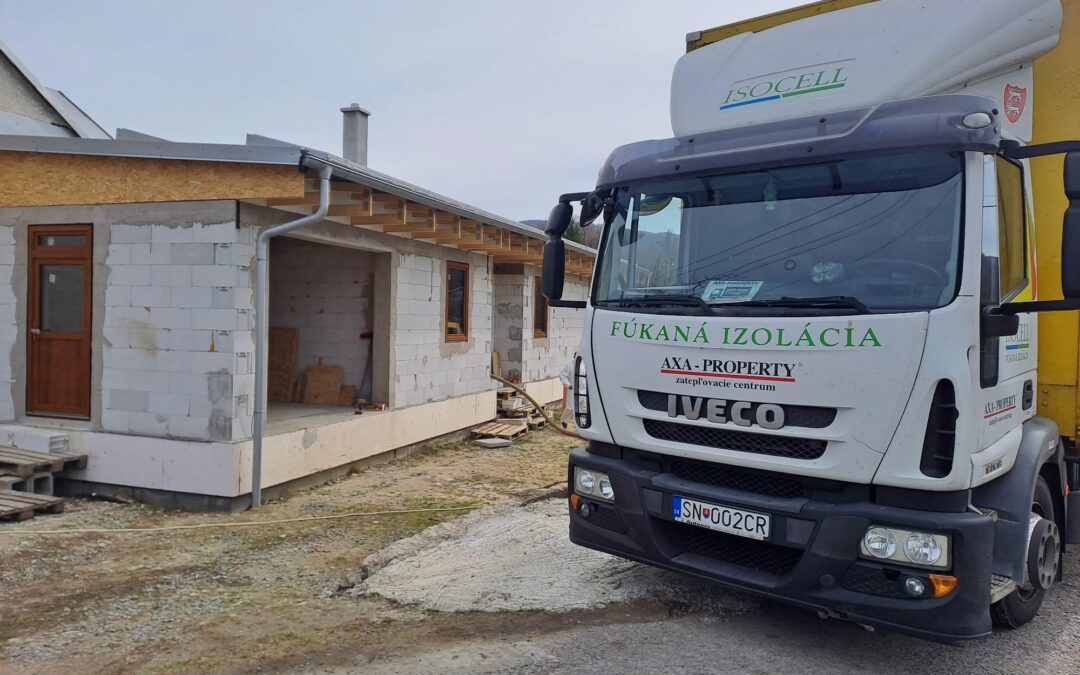 Koľko stojí zateplenie domu? Kompletný prehľad cien a výhod fúkanej izolácie