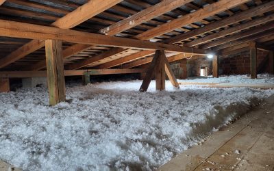 Zateplenie stropu fúkanou izoláciou Supafil s cieľom znížiť energetickú náročnosť domu